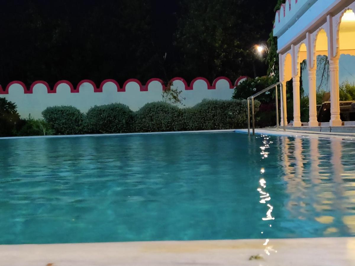 منتجع ساتيام بالاس بوشكار المظهر الخارجي الصورة